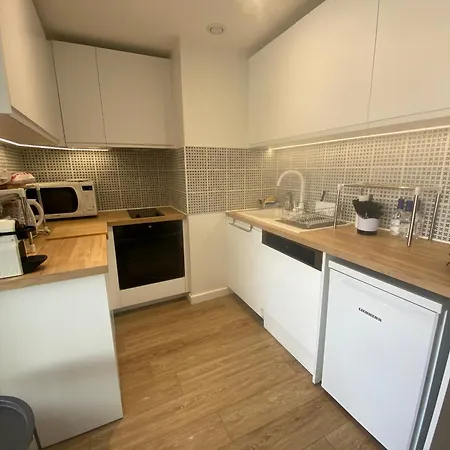 Bord De Avec Wifi Et Parking - Fr-1-374-234 *