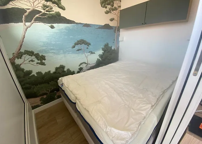 Bord De Avec Wifi Et Parking - Fr-1-374-234 アパート アルカション