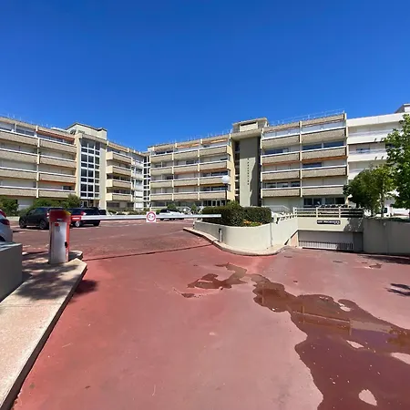 Appartement T1 Avec Terrasse Et Parking Securise - Fr-1-374-234